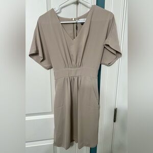 Closet London Elegant Beige V-Neck Dress